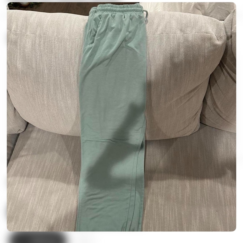 Amazon Women's Cropped Pants in Sage - Picture 2 of 2